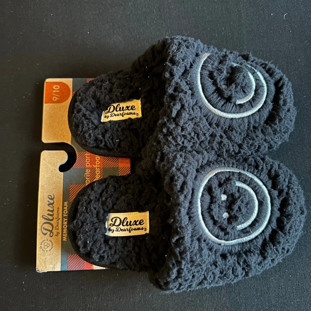 Baby DLuxe by Dearfoams Black White Smiley Face Slippers Size 9